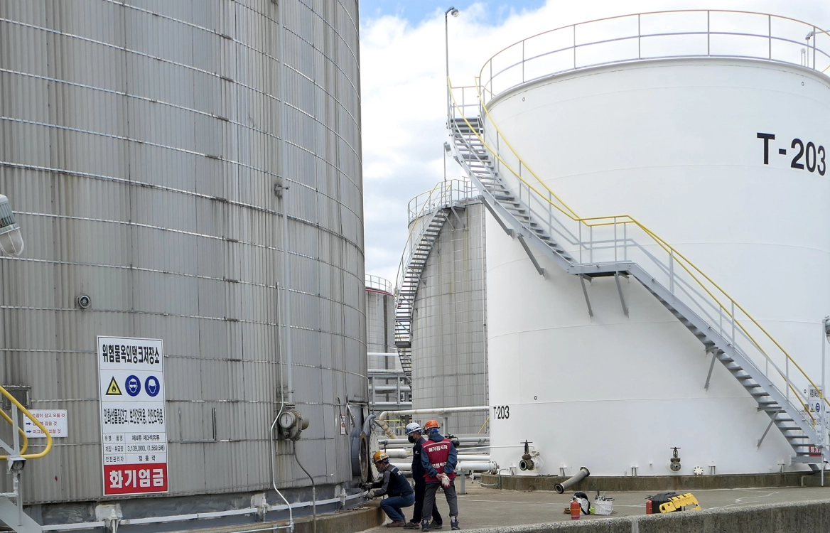 Men at work, Odfjell Terminals Korea